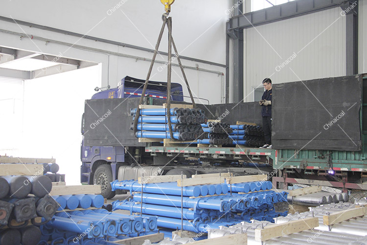 中煤集团一批悬浮式单体液压支柱发往山西晋城